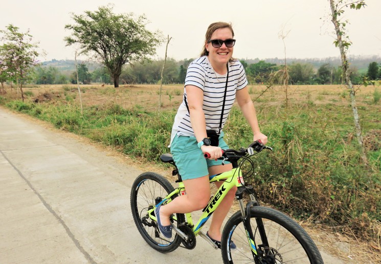 Nicole in Thailand Pai Fietsen