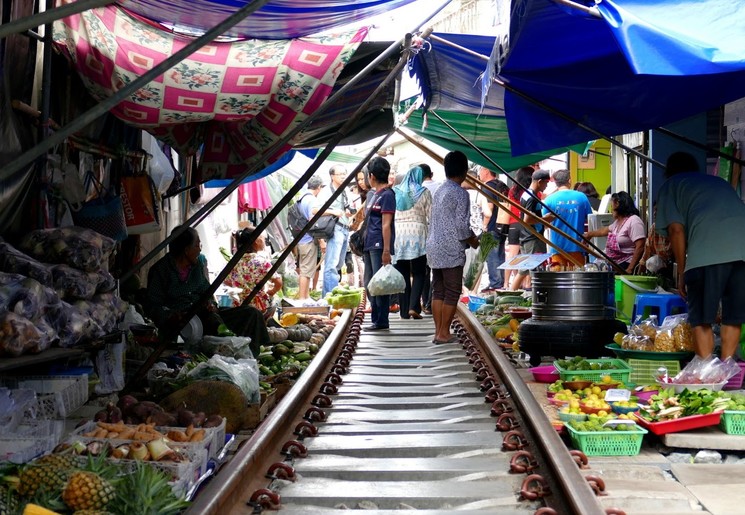 Thailand-Riverkwai-treinmarkt_2_273475