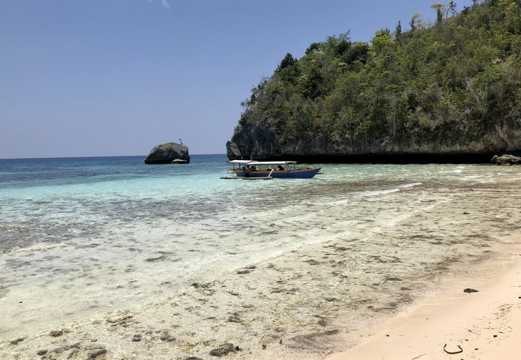 Prachtige stranden bij de Togian-eilanden, Sulawesi