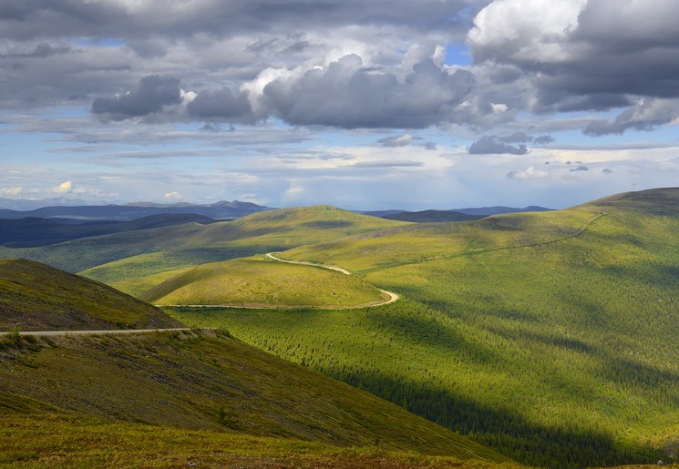 Schitterende uitzichten langs de Top of the World Highway in Yukon