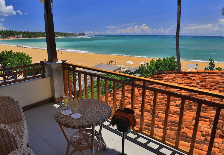 Unawatuna strand in Sri Lanka - Thaproban Beach House