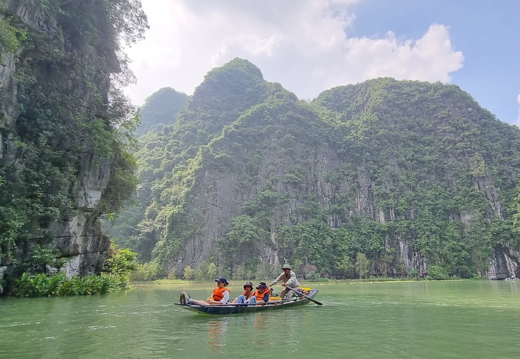 Varen bij Tam Coc, Noord-Vietnam