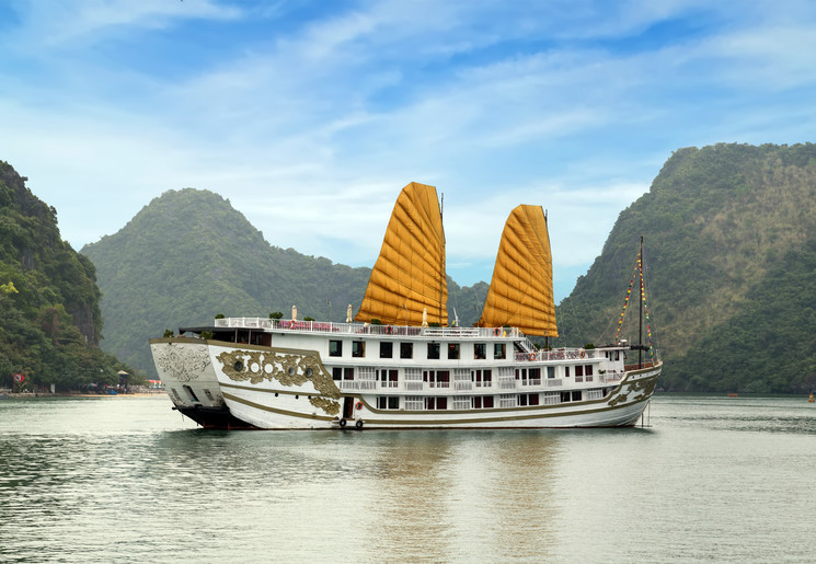 Vietnam-Halong-Bay-Jonk_1_265310