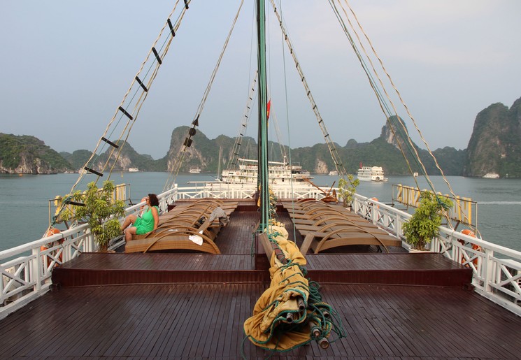Vietnam-Halong-Bay-junk1(17)
