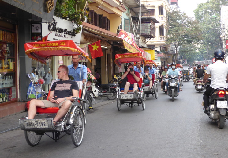 Vietnam-Hanoi-cyclo