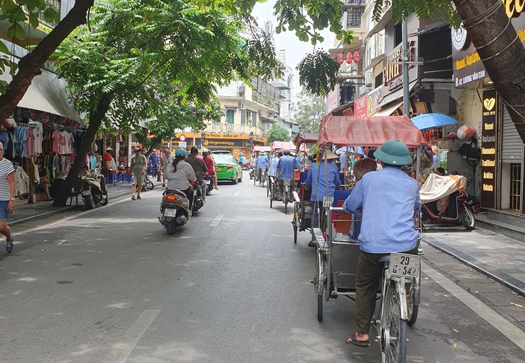 Laat je door een lokale tuktuk rondrijden door Hanoi, Vietnam