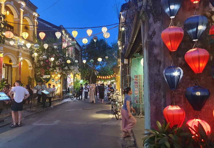 Overal vrolijke lantaarntjes in Hoi An.