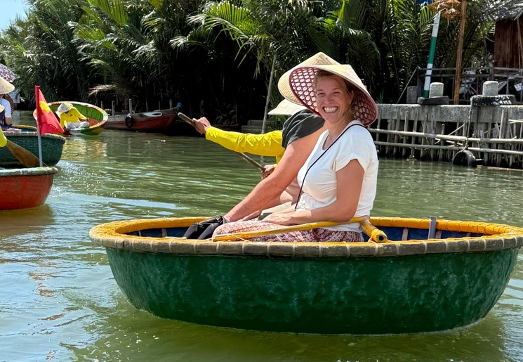 Ga jij ook in een mandbootje in Hoi An te varen?