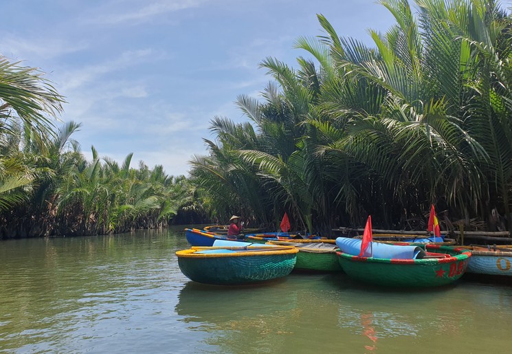 Rondje bootjes bij Hoi An, Vietnam