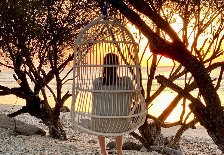 Chillen op de Gili's bij zonsondergang, Indonesië