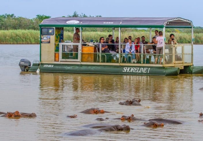 Varen tussen de nijlpaarden