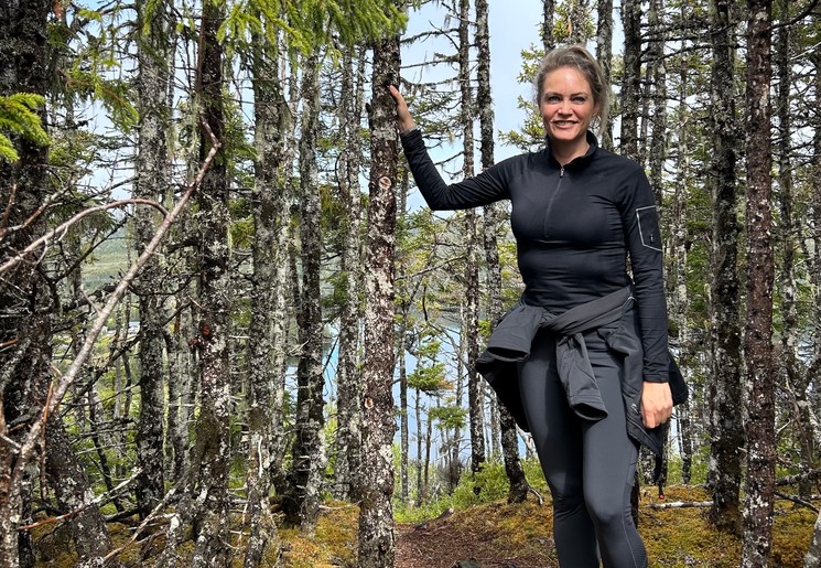 Christel tijdens de Gun Hill Trail in Newfoundland