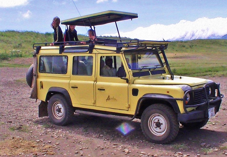 Onze safarijeep tijdens onze familierondreis Tanzania Onze safarijeep tijdens onze familierondreis Tanzania