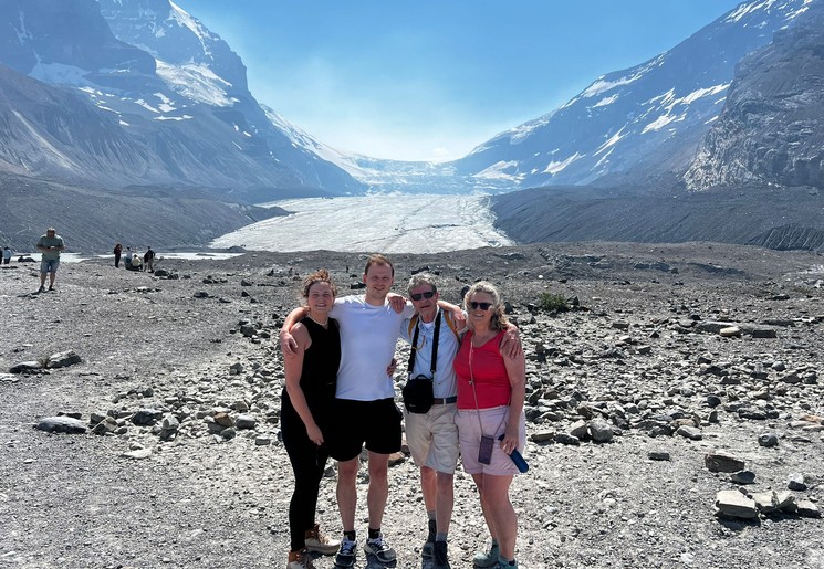 Athabasca-gletsjer, gelegen langs de Icefields Parkway in Canada