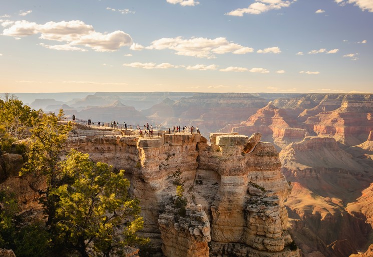 De Grand Canyon is verdeeld in de North Rim en South Rim, waarvan de South Rim de beste toegankelijkheid biedt