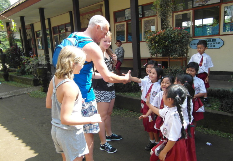 Bezoek een school op Bali met je kinderen