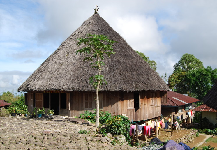 Een traditioneel huis in Ruteng