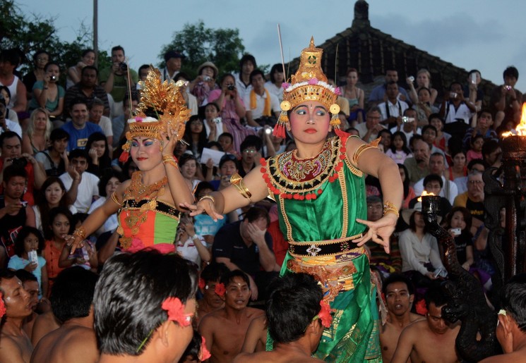 Dansvoorstelling op Bali bijwonen