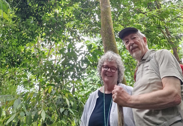 Erika en Willem tijdens de jungletocht in Bukit Lawang