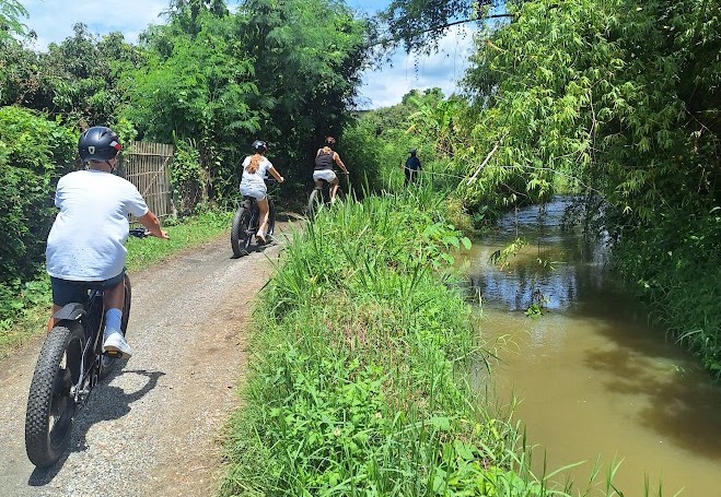 Met de fatbike door Chiang Mai
