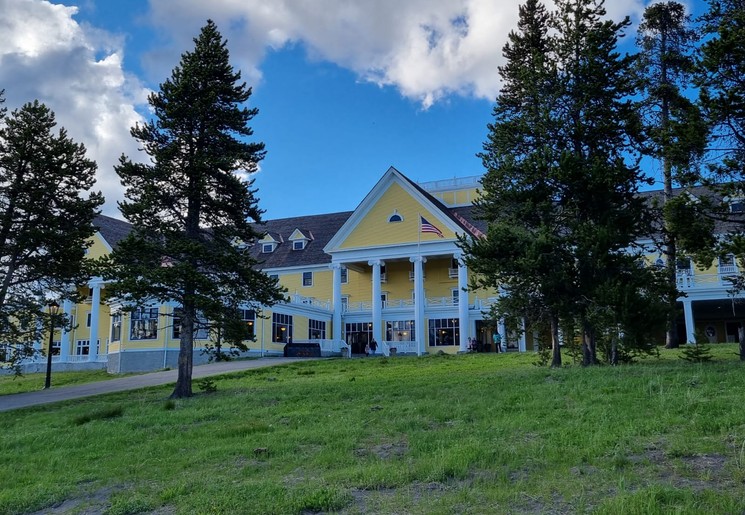 Lake Yellowstone Hotel & Cabins Lake Yellowstone Hotel & Cabins