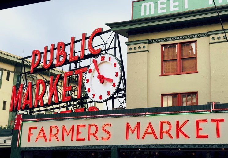 Proef de lekkerste verse vis bij de lokale markt