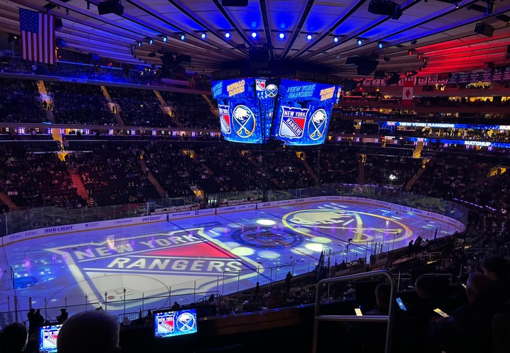 IJshockeywedstrijd in Madison Square Garden, bijzonder sportevenement in Amerika