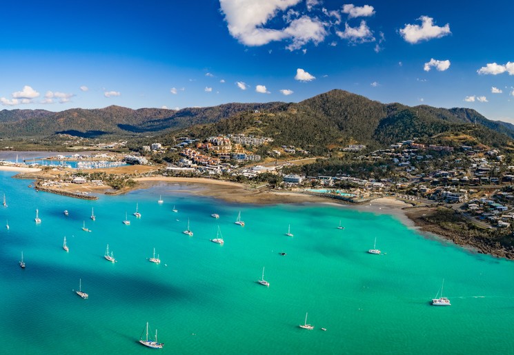 Airlie Beach: het startpunt voor een zeiltocht langs de Whitesunday eilanden, Australië