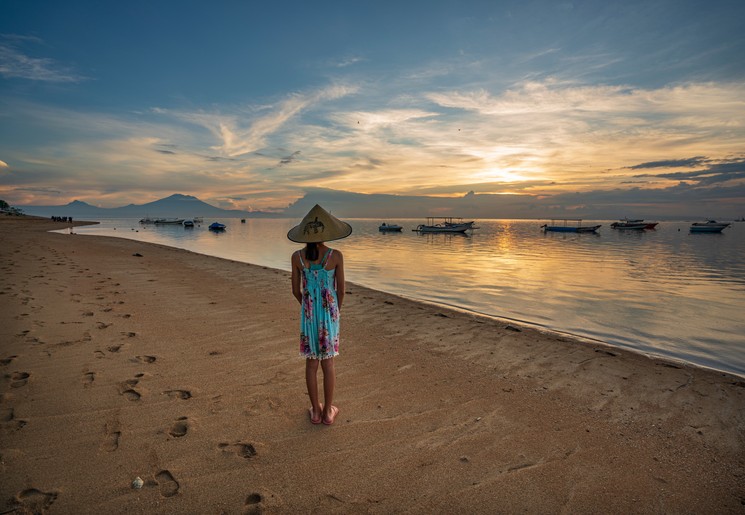 Zonsondergang op Sanur Beach, Bali Zonsondergang op Sanur Beach, Bali