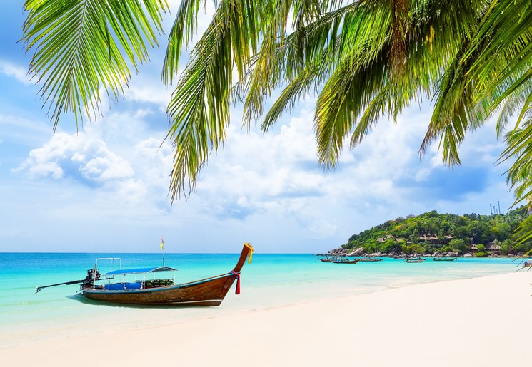 Witte zandstranden en een azuurblauwe zee bij Koh Phangan