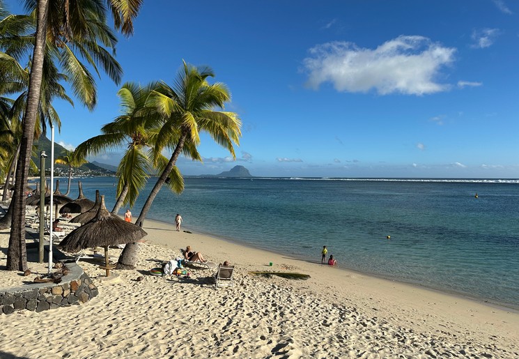 Het strand bij Flic en Flac, Mauritius