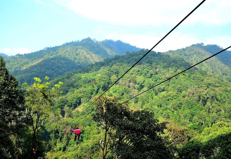 Ziplinen bij Chiang Mai, Thailand