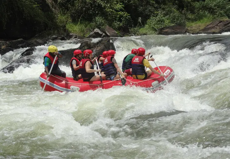 Raften op de Kelani-rivier, Sri Lanka