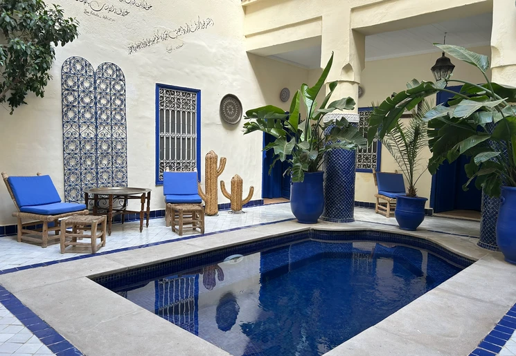 Binnenplaats van Riad Sherazade in Marokko, Marrakech