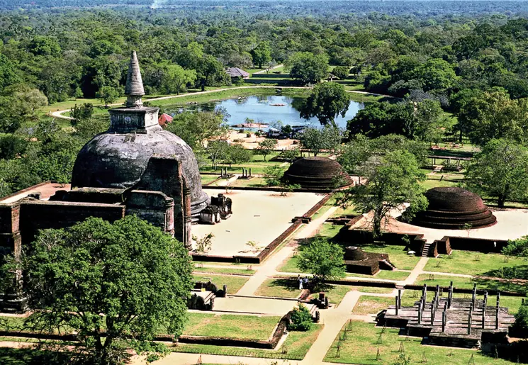 Polonnaruwa, Sri Lanka Polonnaruwa, Sri Lanka