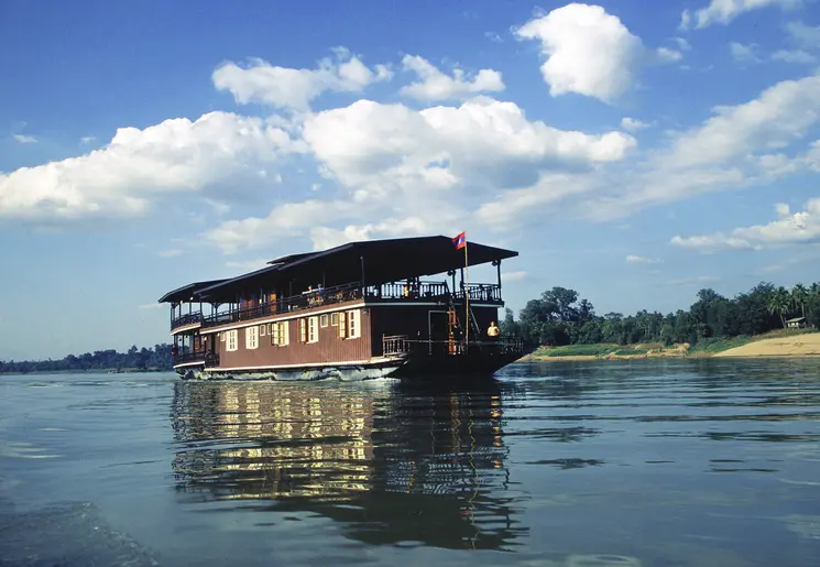 Varen tussen de 4000 eilanden in Laos op de Vat Phou cruise