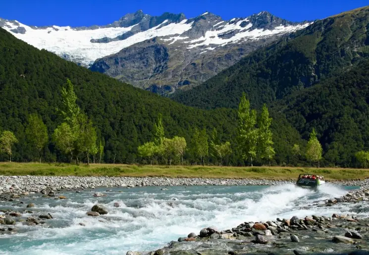Cruisen op de Jetboat nabij Wanaka, Nieuw-Zeeland