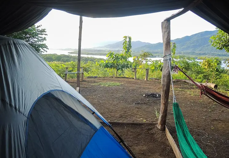 Uitzicht vanaf de kampeerplek op Isla Venado, Costa Rica
