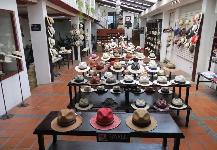 Panama-hoeden als souvenirs uit Cuenca
