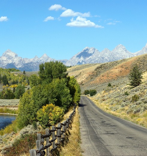 Amerika-Grand-Teton-Small-Road