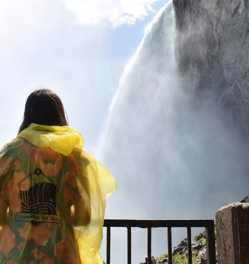 Amerika-Niagara-Falls-Journey-behind-the-falls-1