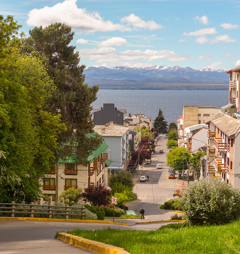 Argentinie-Bariloche-uitzichten-bovenop-berg