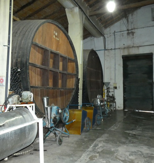 Vaten op wijnboerderij, Mendoza, Argentinië