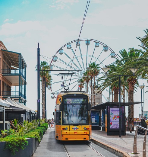 Met de tram naar Glenelg Beach, Australië