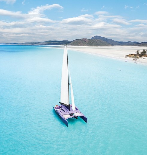 Zeilen langs de paradijselijke Whitsunday eilanden, Australië