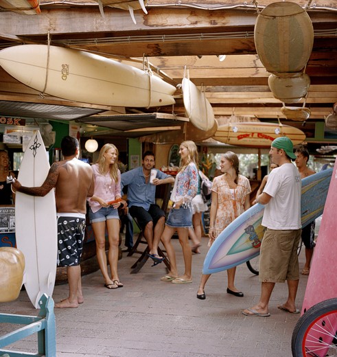 Een surfboard shop in Byron Bay, Australië - © Tourism Australia