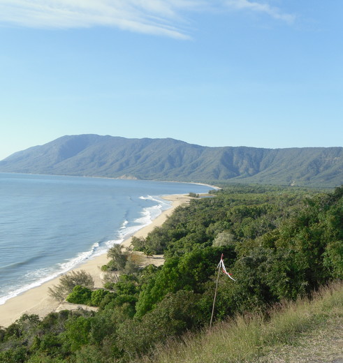 Rijd over de Captain Cook Highway in Australië