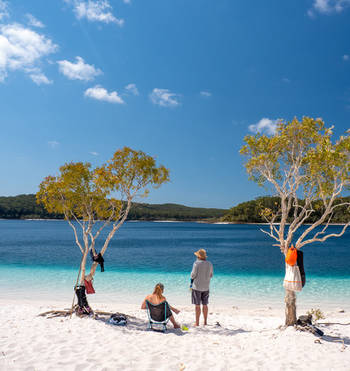 Het witte zandstrand van Lake McKenzie, Australië - © Tourism Australia