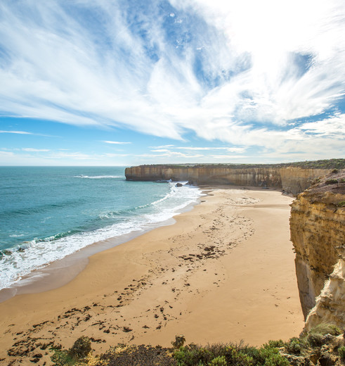 De ruige kustlijn van de Great Ocean Road met mooie stranden, Australië - © Tourism Australia