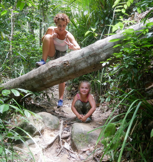 Op pad met de kinderen in Belum Rainforest